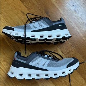 Women’s On Cloudvista Size 9.5
